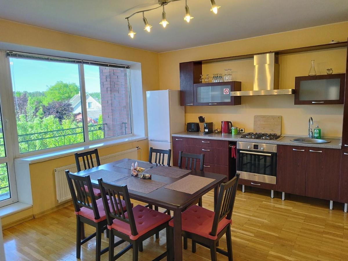 Spacious & Cozy Apartment With Forest View Zapyskis Exteriér fotografie